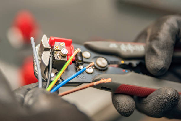 Best Affordable Emergency Electrician  in Dellwood, MN